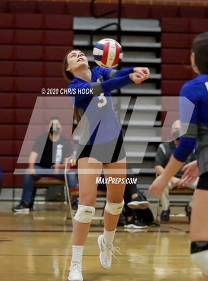 Thumbnail 3 in Salpointe Catholic vs. Mesquite photogallery.