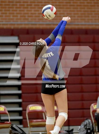 Thumbnail 2 in Salpointe Catholic vs. Mesquite photogallery.