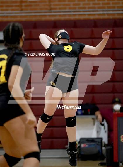 Thumbnail 2 in Salpointe Catholic vs. Mesquite photogallery.