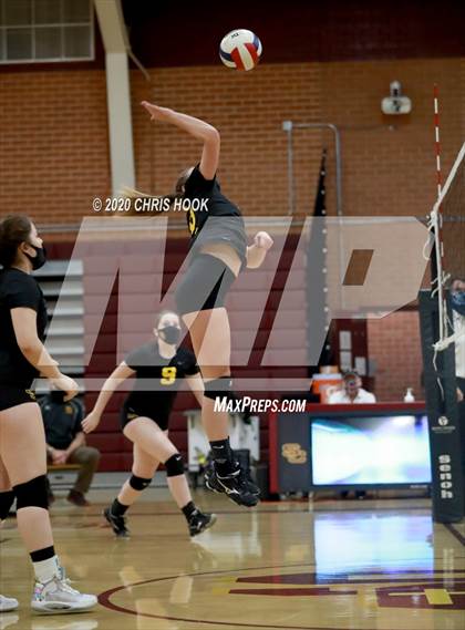 Thumbnail 3 in Salpointe Catholic vs. Mesquite photogallery.