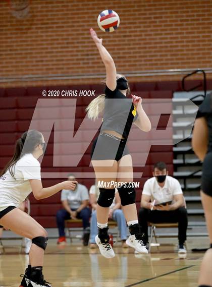 Thumbnail 3 in Salpointe Catholic vs. Mesquite photogallery.