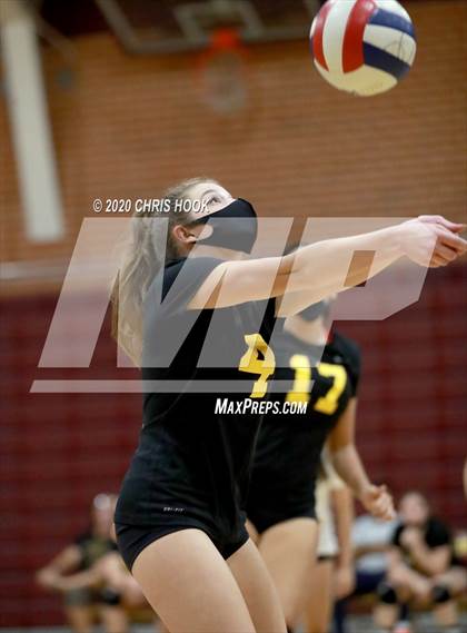 Thumbnail 2 in Salpointe Catholic vs. Mesquite photogallery.