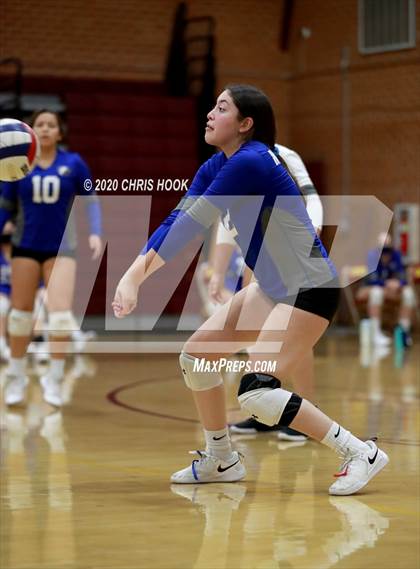 Thumbnail 1 in Salpointe Catholic vs. Mesquite photogallery.