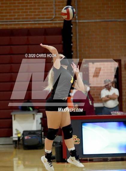 Thumbnail 2 in Salpointe Catholic vs. Mesquite photogallery.