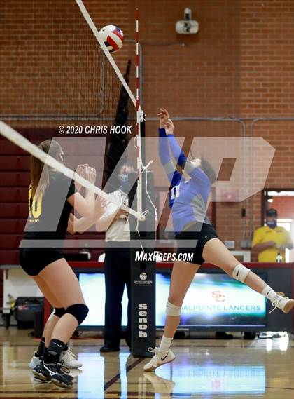 Thumbnail 3 in Salpointe Catholic vs. Mesquite photogallery.
