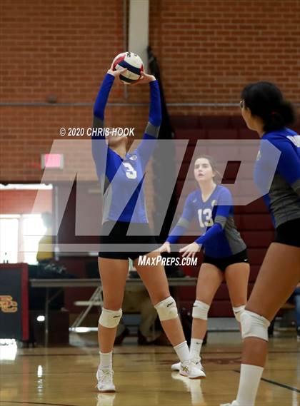 Thumbnail 2 in Salpointe Catholic vs. Mesquite photogallery.