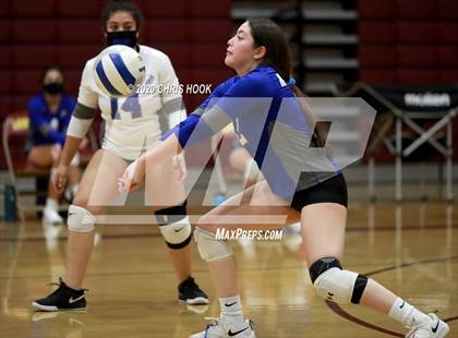 Thumbnail 3 in Salpointe Catholic vs. Mesquite photogallery.