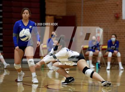 Thumbnail 2 in Salpointe Catholic vs. Mesquite photogallery.