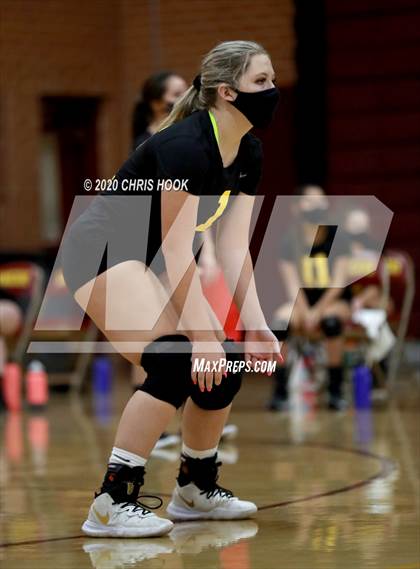 Thumbnail 3 in Salpointe Catholic vs. Mesquite photogallery.