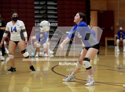 Thumbnail 3 in Salpointe Catholic vs. Mesquite photogallery.