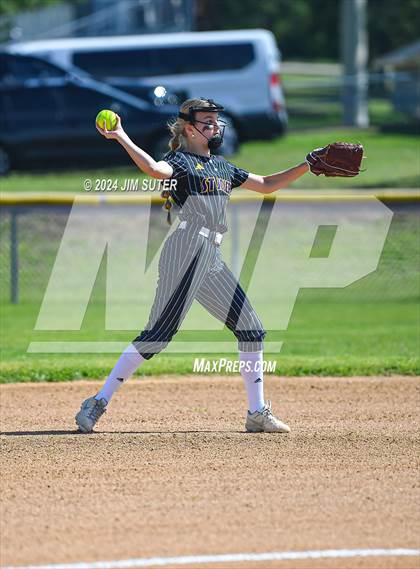 Thumbnail 3 in St. Joseph Catholic vs Brazos Christian photogallery.