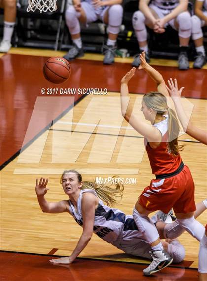 Thumbnail 1 in Seton Catholic vs. Cactus Shadows (AIA 4A Final) photogallery.