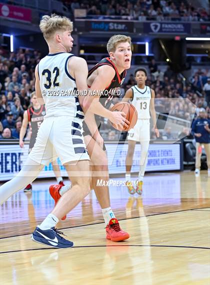 Thumbnail 1 in University vs. Manchester (IHSAA 2A State Championship) photogallery.