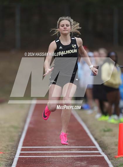 Thumbnail 2 in Mohawk-Warrior Invitational photogallery.