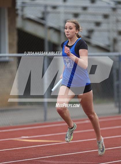 Thumbnail 2 in Mohawk-Warrior Invitational photogallery.