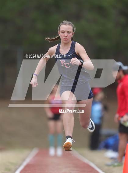 Thumbnail 3 in Mohawk-Warrior Invitational photogallery.