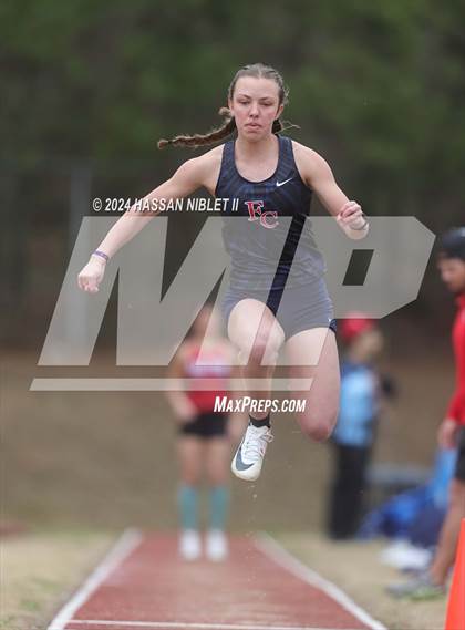 Thumbnail 2 in Mohawk-Warrior Invitational photogallery.