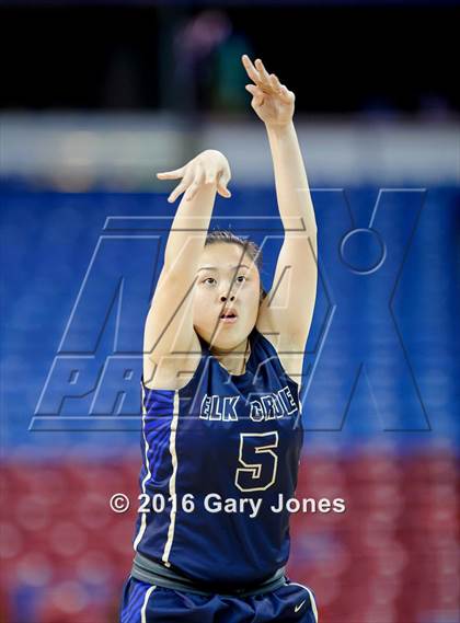 Thumbnail 1 in Sacramento vs. Elk Grove (CIF NorCal Regional D2 Final) photogallery.
