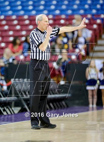 Thumbnail 3 in Sacramento vs. Elk Grove (CIF NorCal Regional D2 Final) photogallery.