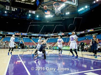 Thumbnail 2 in Sacramento vs. Elk Grove (CIF NorCal Regional D2 Final) photogallery.