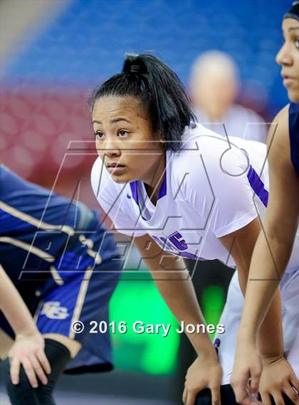 Thumbnail 2 in Sacramento vs. Elk Grove (CIF NorCal Regional D2 Final) photogallery.