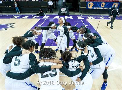 Thumbnail 1 in Sacramento vs. Elk Grove (CIF NorCal Regional D2 Final) photogallery.