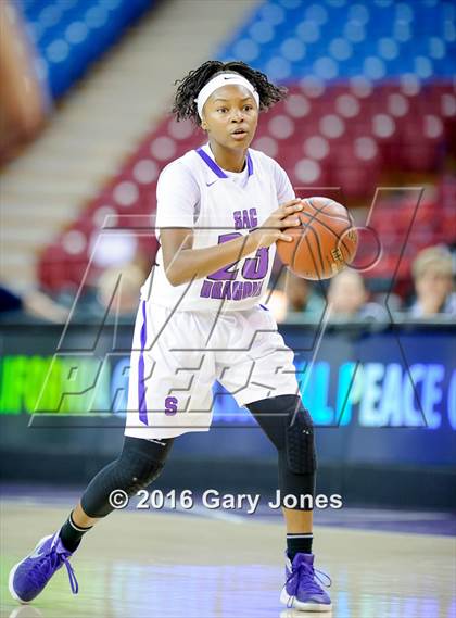 Thumbnail 2 in Sacramento vs. Elk Grove (CIF NorCal Regional D2 Final) photogallery.