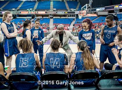Thumbnail 2 in Sacramento vs. Elk Grove (CIF NorCal Regional D2 Final) photogallery.