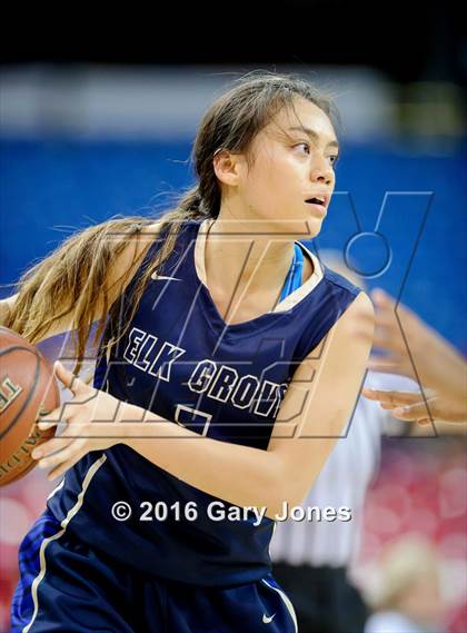 Thumbnail 2 in Sacramento vs. Elk Grove (CIF NorCal Regional D2 Final) photogallery.