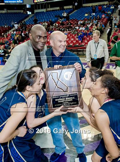 Thumbnail 3 in Sacramento vs. Elk Grove (CIF NorCal Regional D2 Final) photogallery.