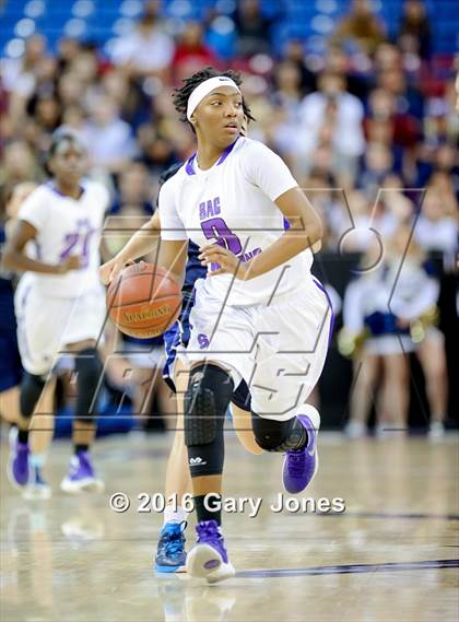 Thumbnail 2 in Sacramento vs. Elk Grove (CIF NorCal Regional D2 Final) photogallery.