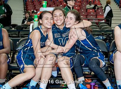 Thumbnail 2 in Sacramento vs. Elk Grove (CIF NorCal Regional D2 Final) photogallery.
