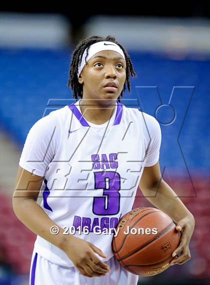 Thumbnail 3 in Sacramento vs. Elk Grove (CIF NorCal Regional D2 Final) photogallery.