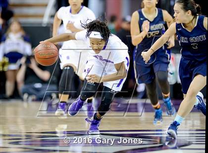 Thumbnail 1 in Sacramento vs. Elk Grove (CIF NorCal Regional D2 Final) photogallery.