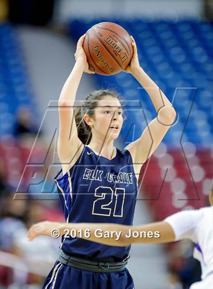 Thumbnail 3 in Sacramento vs. Elk Grove (CIF NorCal Regional D2 Final) photogallery.