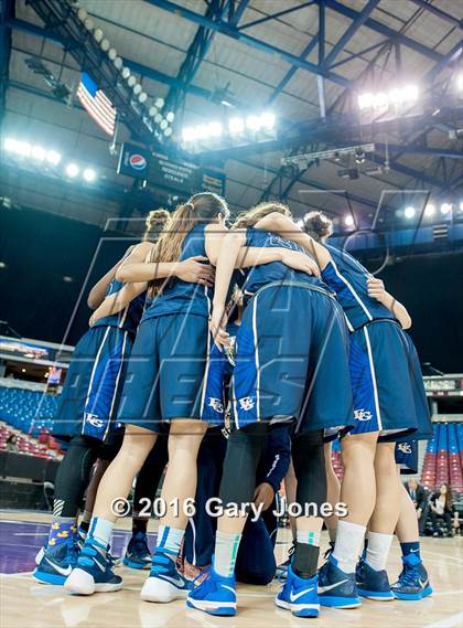 Thumbnail 2 in Sacramento vs. Elk Grove (CIF NorCal Regional D2 Final) photogallery.