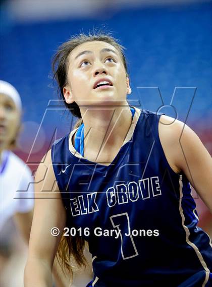 Thumbnail 1 in Sacramento vs. Elk Grove (CIF NorCal Regional D2 Final) photogallery.