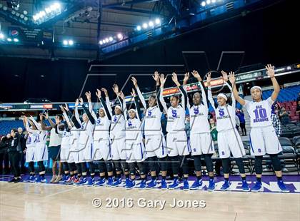 Thumbnail 1 in Sacramento vs. Elk Grove (CIF NorCal Regional D2 Final) photogallery.