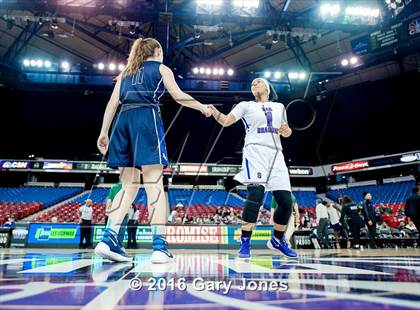 Thumbnail 2 in Sacramento vs. Elk Grove (CIF NorCal Regional D2 Final) photogallery.