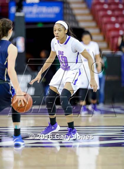 Thumbnail 1 in Sacramento vs. Elk Grove (CIF NorCal Regional D2 Final) photogallery.