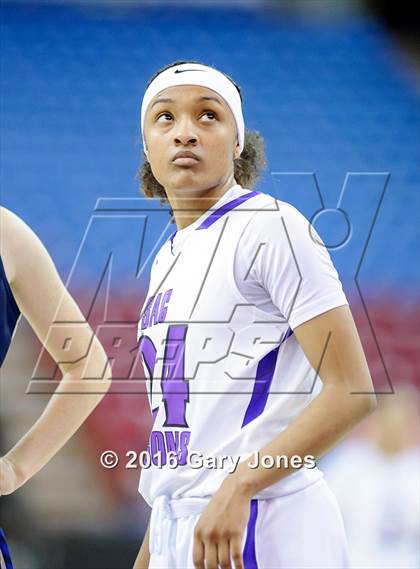 Thumbnail 1 in Sacramento vs. Elk Grove (CIF NorCal Regional D2 Final) photogallery.