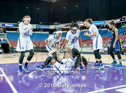 Thumbnail 3 in Sacramento vs. Elk Grove (CIF NorCal Regional D2 Final) photogallery.