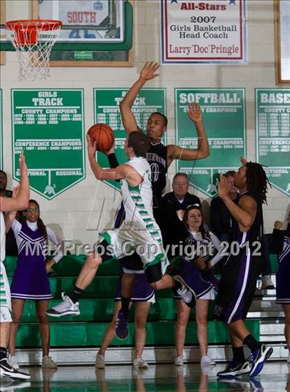 Thumbnail 3 in Washington vs. Triton Central (IHSAA 2A Sectional Tournament) photogallery.