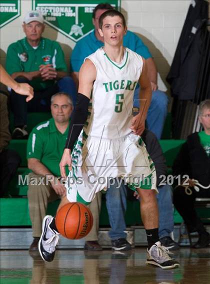 Thumbnail 2 in Washington vs. Triton Central (IHSAA 2A Sectional Tournament) photogallery.