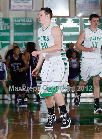 Thumbnail 2 in Washington vs. Triton Central (IHSAA 2A Sectional Tournament) photogallery.