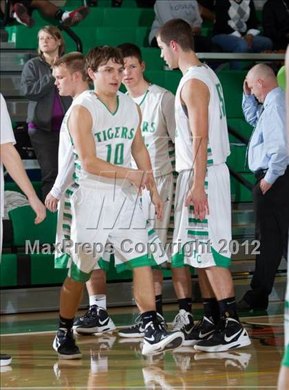 Thumbnail 2 in Washington vs. Triton Central (IHSAA 2A Sectional Tournament) photogallery.
