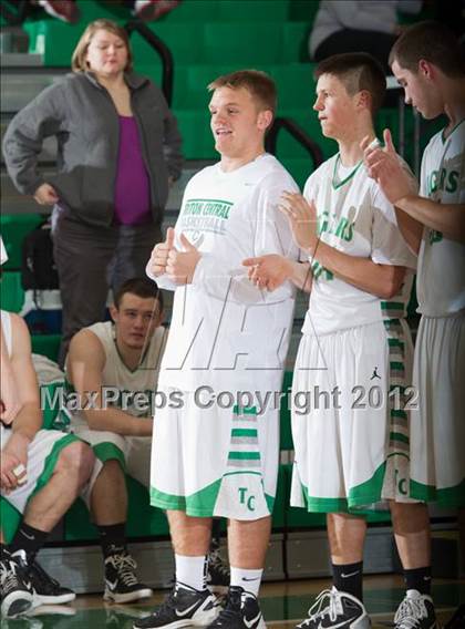 Thumbnail 3 in Washington vs. Triton Central (IHSAA 2A Sectional Tournament) photogallery.