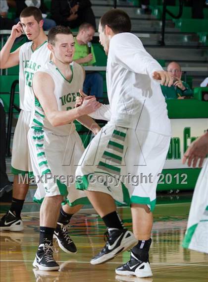 Thumbnail 3 in Washington vs. Triton Central (IHSAA 2A Sectional Tournament) photogallery.