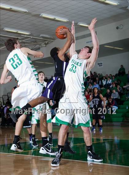 Thumbnail 3 in Washington vs. Triton Central (IHSAA 2A Sectional Tournament) photogallery.