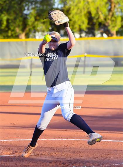 Thumbnail 3 in Willow Canyon vs. Arcadia (AIA 5A Round 2A Playoff) photogallery.